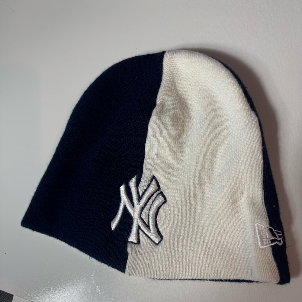 Vtg New Era MLB New York Yankees Two Tone Beanie Navy White Acrylic Knit Y2K